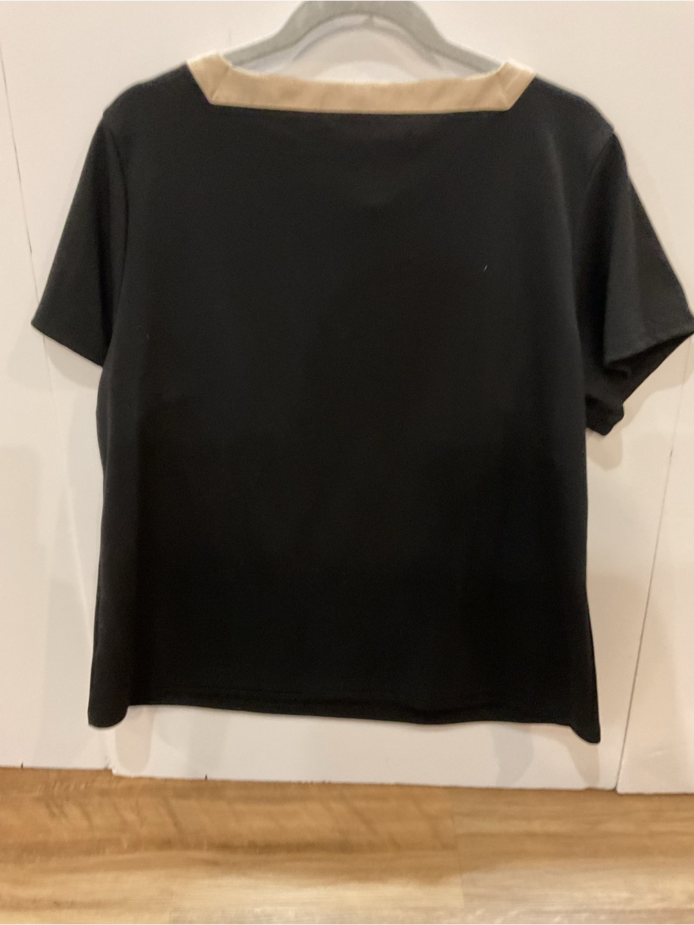 Liz Claiborne Black Top with Beige Square Neck Trim - Picture 2 of 5